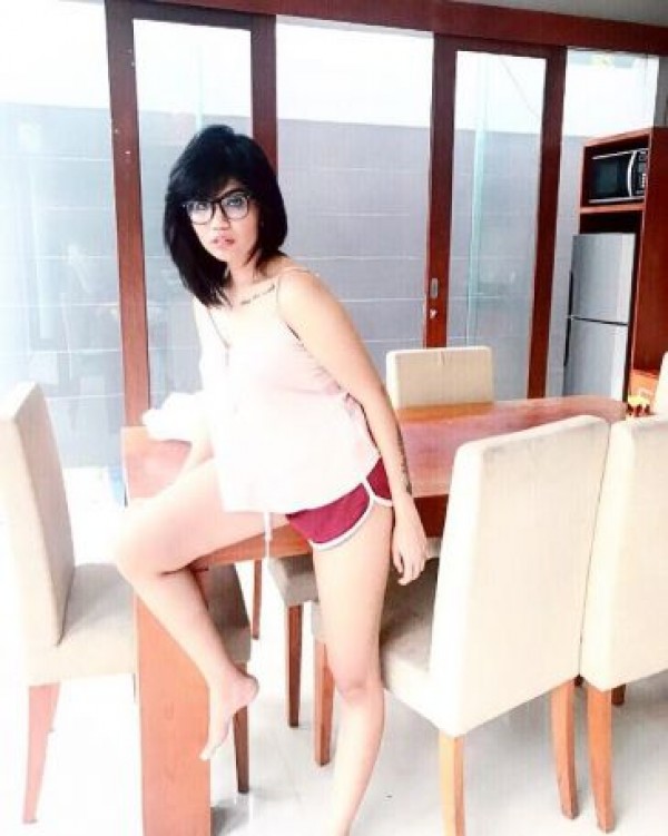 escorts Pahang: COME TO MY FLAT I AM VERY PRETTY, COQUETTE IN STOCKINGS NO STRINGS ATTACHED
