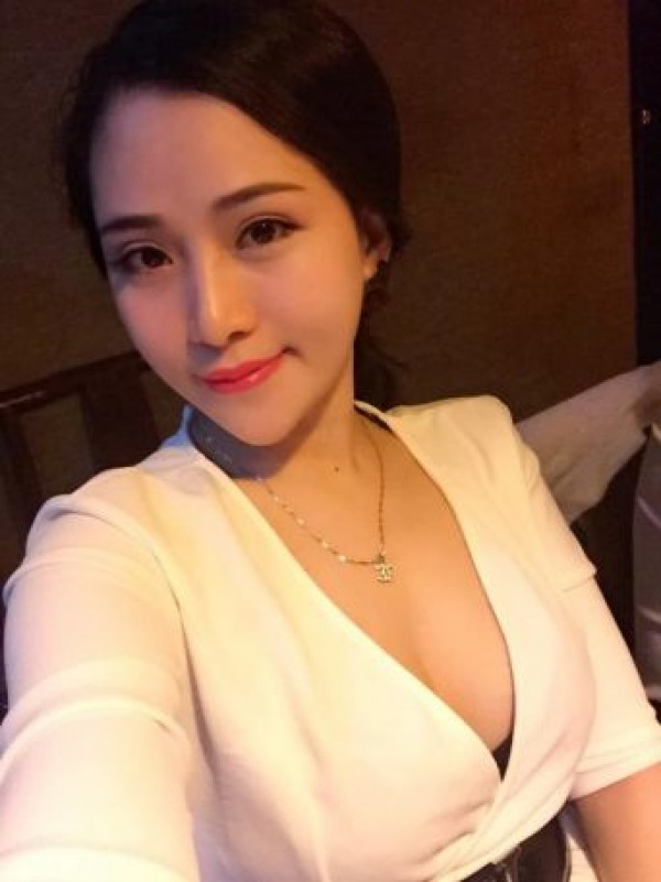 Erotic Massages Johor: WE HAD FUN? I AM VERY CUTE, SWEET WITH PRETTY HANDS IN WHITE THONG